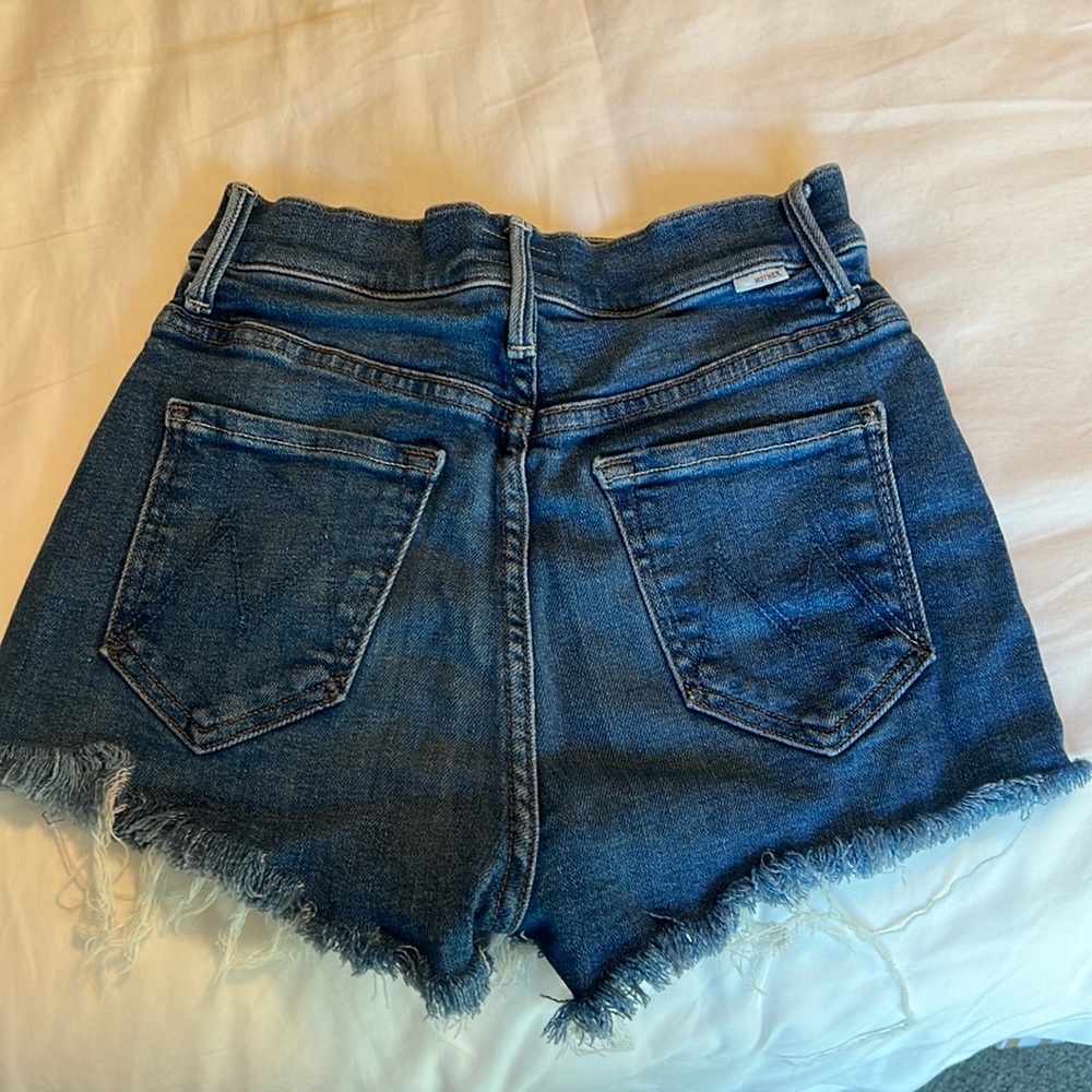 Moths shorts size 24 in great condition